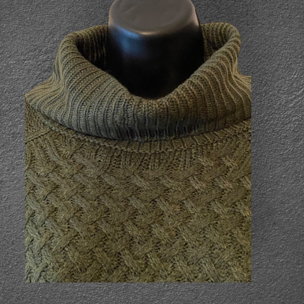 Ladies dark green & Vanilla cowl neck sweater, baseball style hem, NWT, size XS - Picture 4 of 10